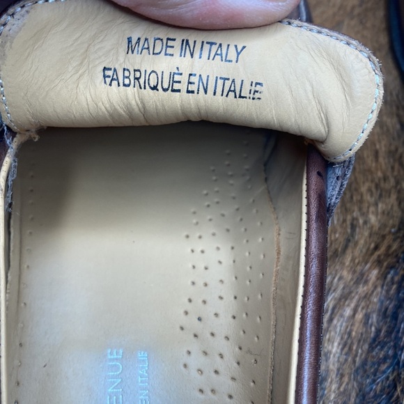 Men’s Saks  fifth Avenue dressing shoes size 9 check them out very nice thanks 🙏 - Picture 9 of 11